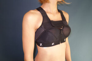 Soutien-gorge de contention après une augmentation mammaire