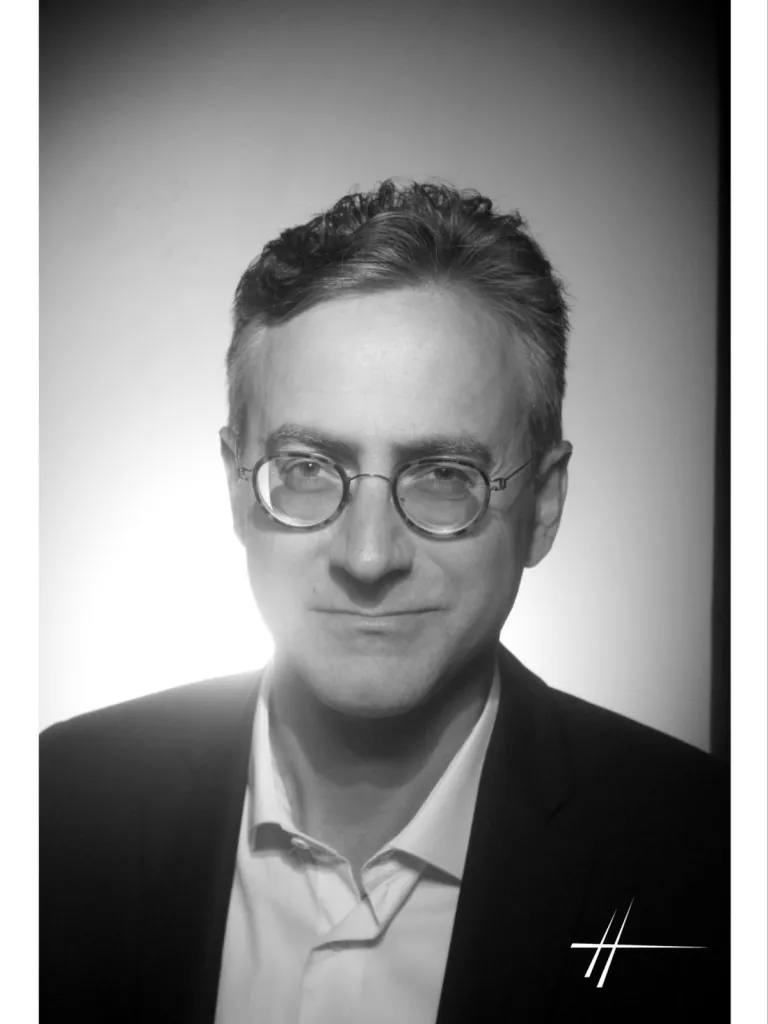 Portrait du Dr Jean-Philippe Binder, chirurgien plasticien à Rueil-Malmaison